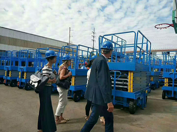 移動(dòng)剪叉式液壓升降平臺 移動(dòng)剪叉式液壓升降平臺